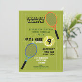 Invitation Tennis Anniversaire Soirée Sport Ball Rackets Cour (Debout devant)