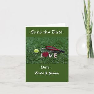 Invitation Tennis ball et l'amour du mot sur vert enregistrer