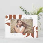 Invitation Terracotta 2025 Téméraire Typographie Diplôme Phot (Debout devant)