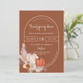 Invitation Terracotta Boho Arch Citrouille Thanksgiving Dîner (Debout devant)