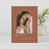 Invitation Terracotta Boho Arch Photo QR Code Enregistrer not (Debout devant)