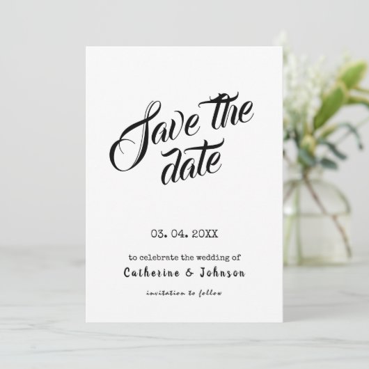 Invitation texte calligraphié minimal SAVE THE DAT (Debout devant)