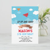 Invitation thème anniversaire avion en papier (Debout devant)