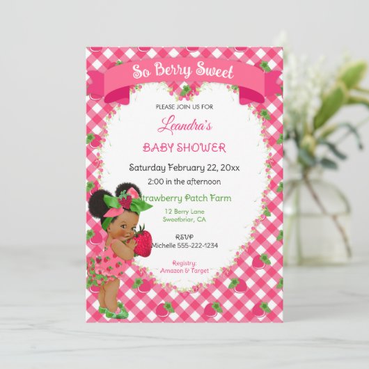 Invitation Thème Fraise Bébé Fille Gingham Rose Vert  (Debout devant)