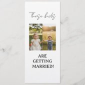 Invitation These Kids Are Getting Married Sign These Kids Are (Devant)