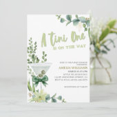 Invitation Tini one martini vert genre neutre baby shower (Debout devant)