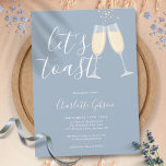 Invitation Toast Script Fête des mariées Dusty Blue<br><div class="desc">Une élégante invitation à la douche nuptiale avec des lunettes de champagne et un nom de script signature,  cette invitation élégante peut être personnalisée avec vos informations en lettrage chic sur un arrière - plan bleu poussiéreux. Conçu par Thisisnotme©</div>