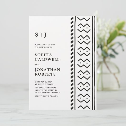 Invitation Tout en un Boho Moderne en tissu boueux Monogramme (Debout devant)