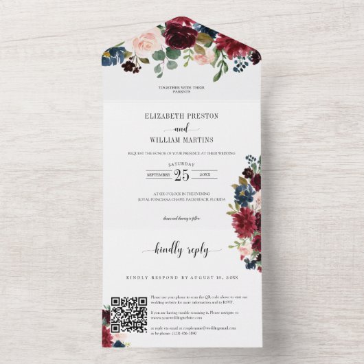 Invitation Tout En Un Bourgogne Floral Mariage avec QR Code RSVP (À l'intérieur)