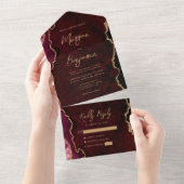 Invitation Tout En Un Burgundy Red Agate Gold Script Mariage (Déchirure)
