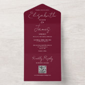 Invitation Tout En Un Burgundy Red Elegant Script QR Code Mariage (À l'intérieur)