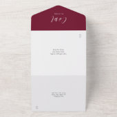 Invitation Tout En Un Burgundy Script Chic Monogramme Mariage photo (Dehors)
