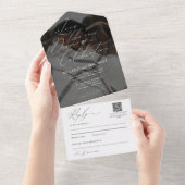 Invitation Tout En Un Clean Classic Modern Script QR Code Mariage photo (Déchirure)