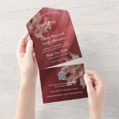 Invitation Tout En Un code QR du dégradé de maroon accent feuille de l'é (Déchirure)