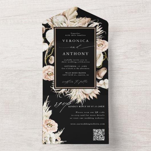 Invitation Tout En Un Code QR du Mariage noir Boho Protea Pampas Grass (À l'intérieur)