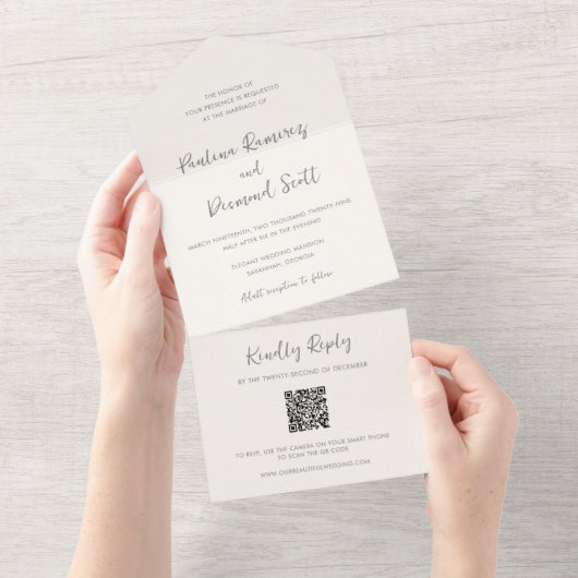 Invitation Tout En Un Code QR en ivoire moderne Mariage simple (Déchirure)