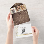 Invitation Tout En Un Code QR Mariage Rustique Wood Grange (Déchirure)