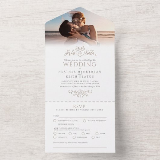 Invitation Tout En Un Coeur d'art de la feuille mariage monogramme tan (À l'intérieur)