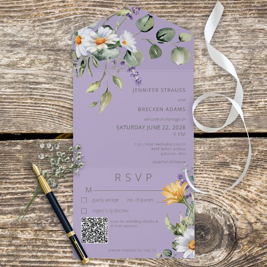 Invitation Tout En Un Daisy rustique & Lavender Floral Purple QR Code