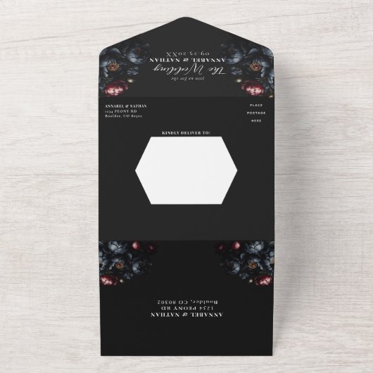 Invitation Tout En Un Dark Moody Black Peony Mariage gothique QR Code (Dehors)