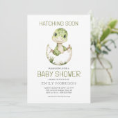 Invitation Tout en un Dinosaur Hatching Bientôt Baby shower (Debout devant)
