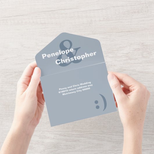 Invitation Tout En Un Dusty Blue Modern Typographie Gros Symboles Mariag (Ouverture)