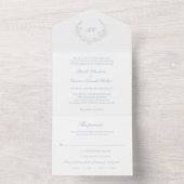 Invitation Tout En Un Dusty Blue Wreath Monogramme Mariage élégant (À l'intérieur)