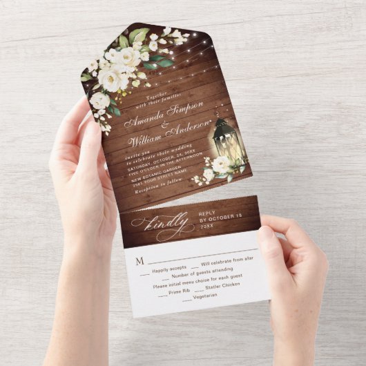 Invitation Tout En Un Élégant bois rustique Mariage Roses blanches (Déchirure)