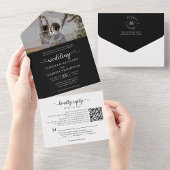 Invitation Tout En Un Élégant Code QR Monogramme Noir Photo Mariage