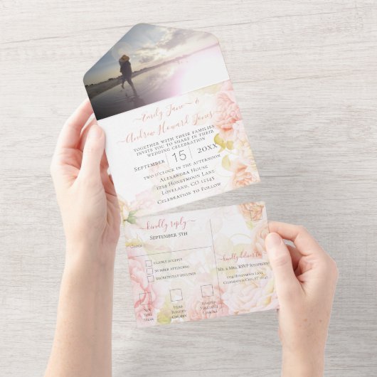 Invitation Tout En Un Elégant corail rose Secret Rose Jardin Mariage (Déchirure)