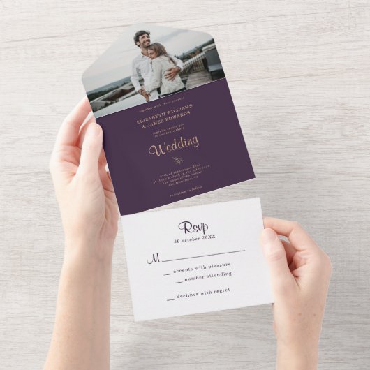 Invitation Tout En Un Élégant Mariage Boho Moody violet foncé (Déchirure)