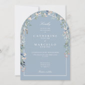 Invitation Tout en un élégant Mariage d'arc bleu floral Dusty (Devant)
