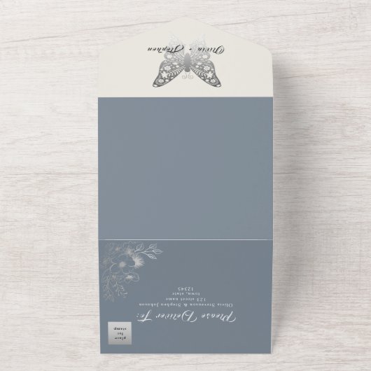 Invitation Tout En Un Élégant Mariage de papillon bleu Dusty (Dehors)