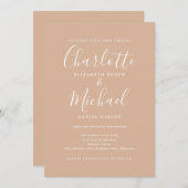 Invitation Tout en un élégant Mariage de script Tan Taupe (Devant / Derrière)