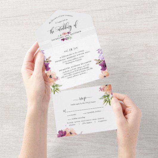 Invitation Tout En Un Élégant Mariage floral violet avec RSVP perforé (Déchirure)