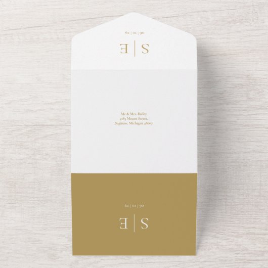 Invitation Tout En Un Élégant Monogramme or QR Code Mariage (Dehors)