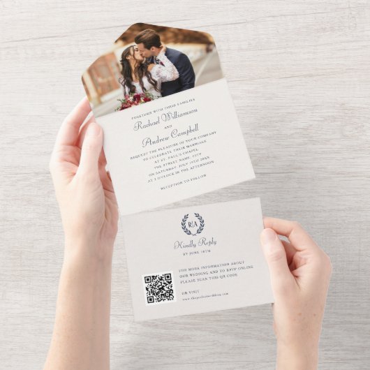 Invitation Tout En Un Élégant Monogramme QR Code Marine Mariage bleu (Déchirure)