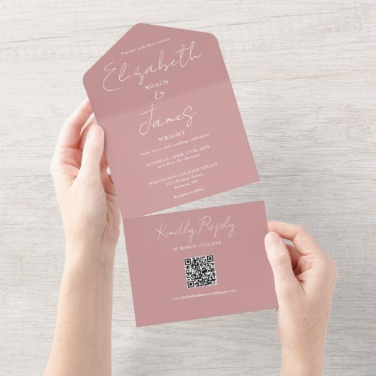 Invitation Tout En Un Élégant Rose rose Dusty Script QR Code Mariage (Déchirure)