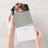Invitation Tout En Un Élégant Sage Green Monogram Mariage photo (Déchirure)