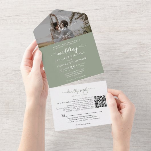 Invitation Tout En Un Élégant Sage Green Monogramme QR Code Mariage phot (Déchirure)