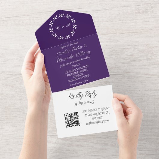 Invitation Tout En Un Élégant script violet unique moderne RSVP QR Code (Déchirure)