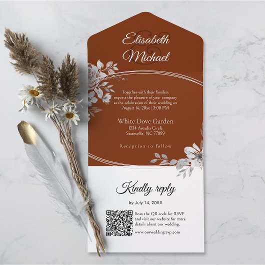 Invitation Tout En Un Élégant Terracotta QR Code Monogramme Mariage RSVP
