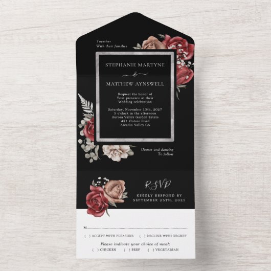 Invitation Tout En Un Élégant Unique Rose Rouge Mariage Botanique Noir (À l'intérieur)