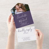 Invitation Tout En Un Élégant violet moderne Script Mariage photo (Déchirure)