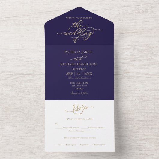 Invitation Tout En Un Élégante Gold Calligraphy Marine Mariage bleu (À l'intérieur)