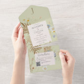 Invitation Tout En Un Fleur sauvage rustique Lt Green Monogramme QR Code (Déchirure)