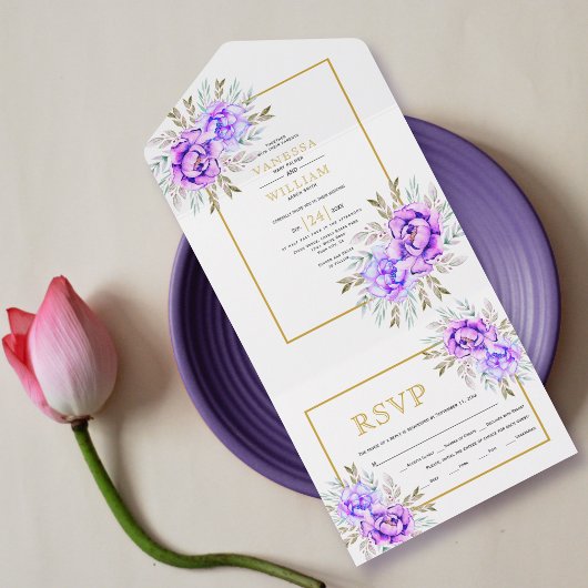 Invitation Tout En Un Fleurs d'aquarelle violette et mariage d'or feuill