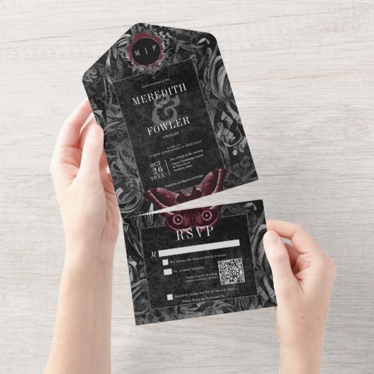 Invitation Tout En Un Gothique Noir Vin Filigree Moth QR Code Mariage (Déchirure)