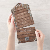 Invitation Tout En Un Grange rustique Bois Floral Verdure QR Code Mariag (Déchirure)