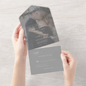 Invitation Tout En Un Mariage au fusain gris photo moderne RSVP (Déchirure)